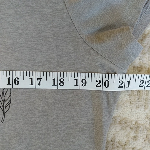 No Boundaries Arrow V Neck SS T-Shirt Top XXL Gray - Picture 6 of 7